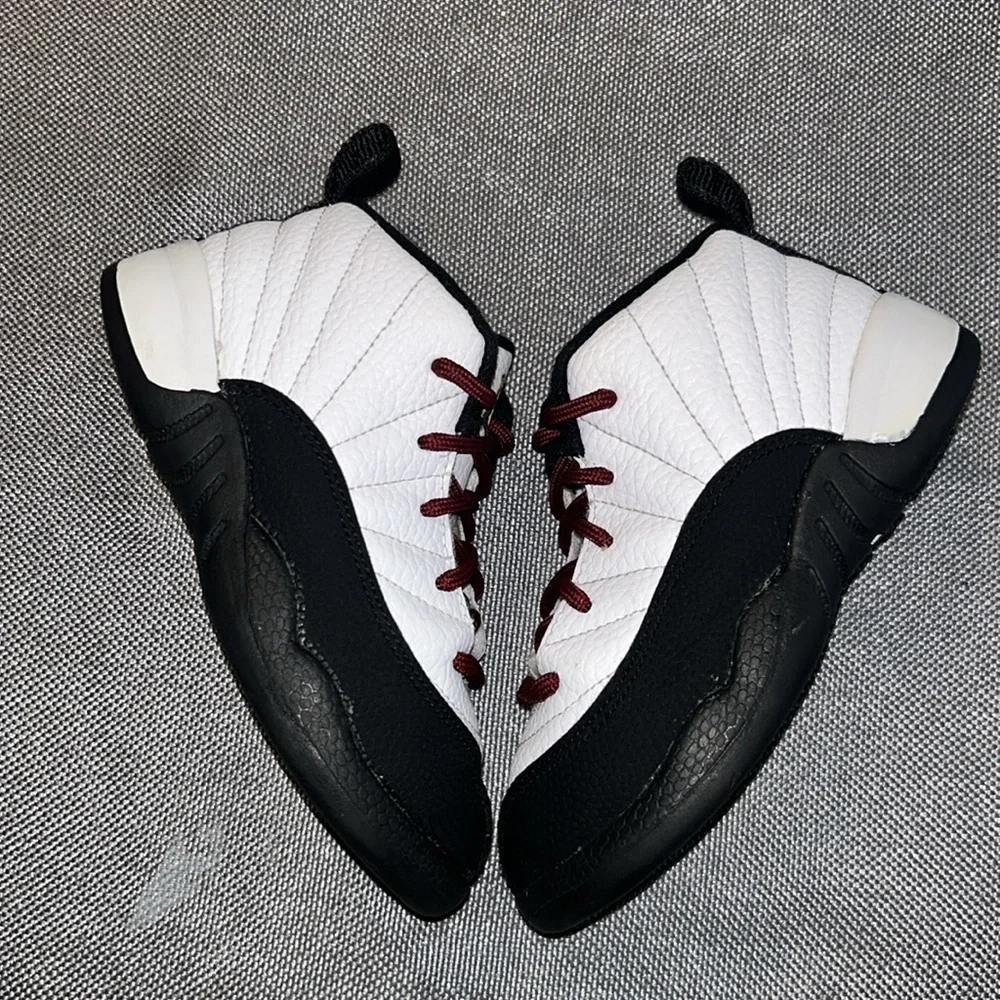 Jordan 12s Royalty Taxis size 10c - Picture 3 of 6